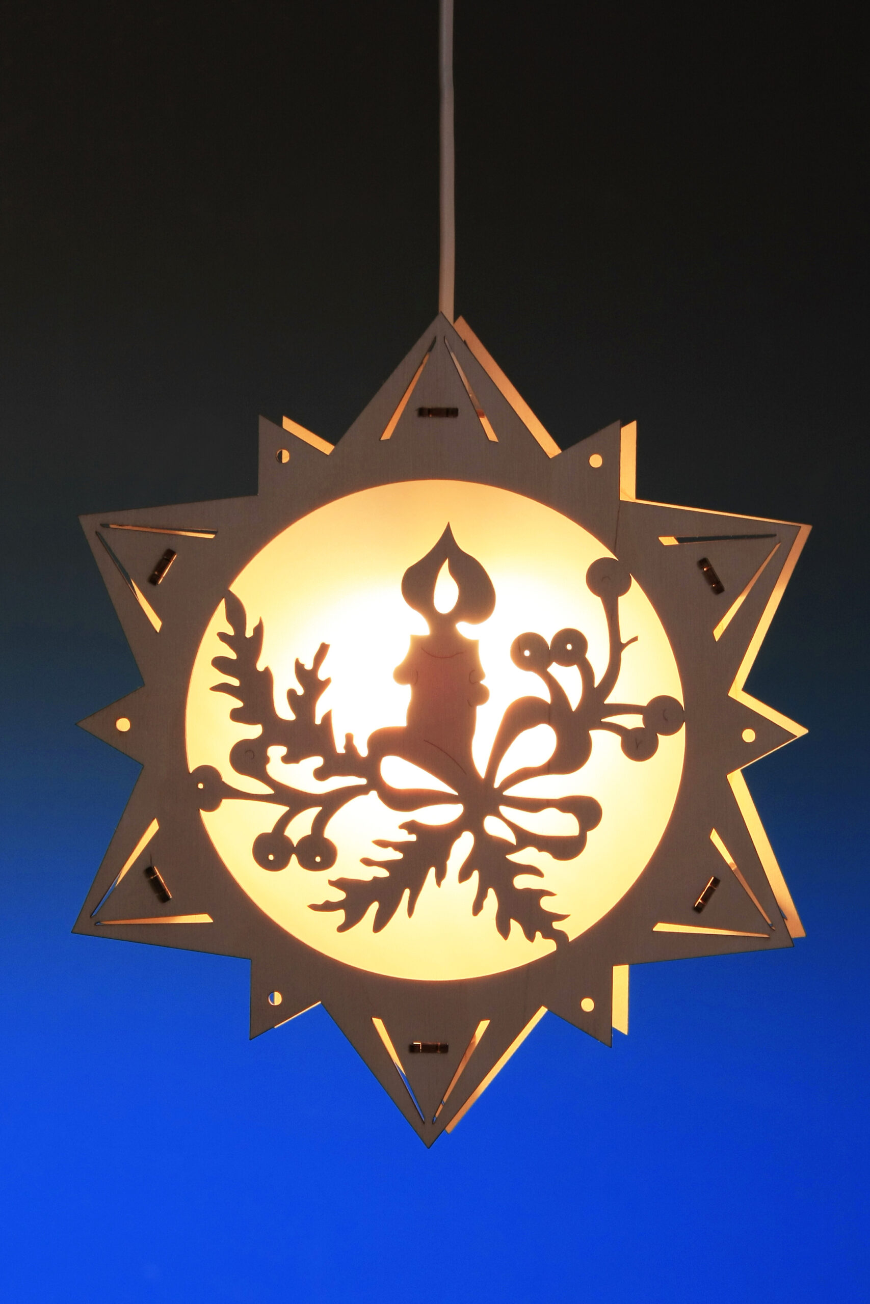 Beleuchtetes Fensterbild Kerze